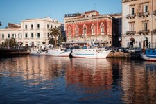 siracusa-ortigia-waterfront.jpg